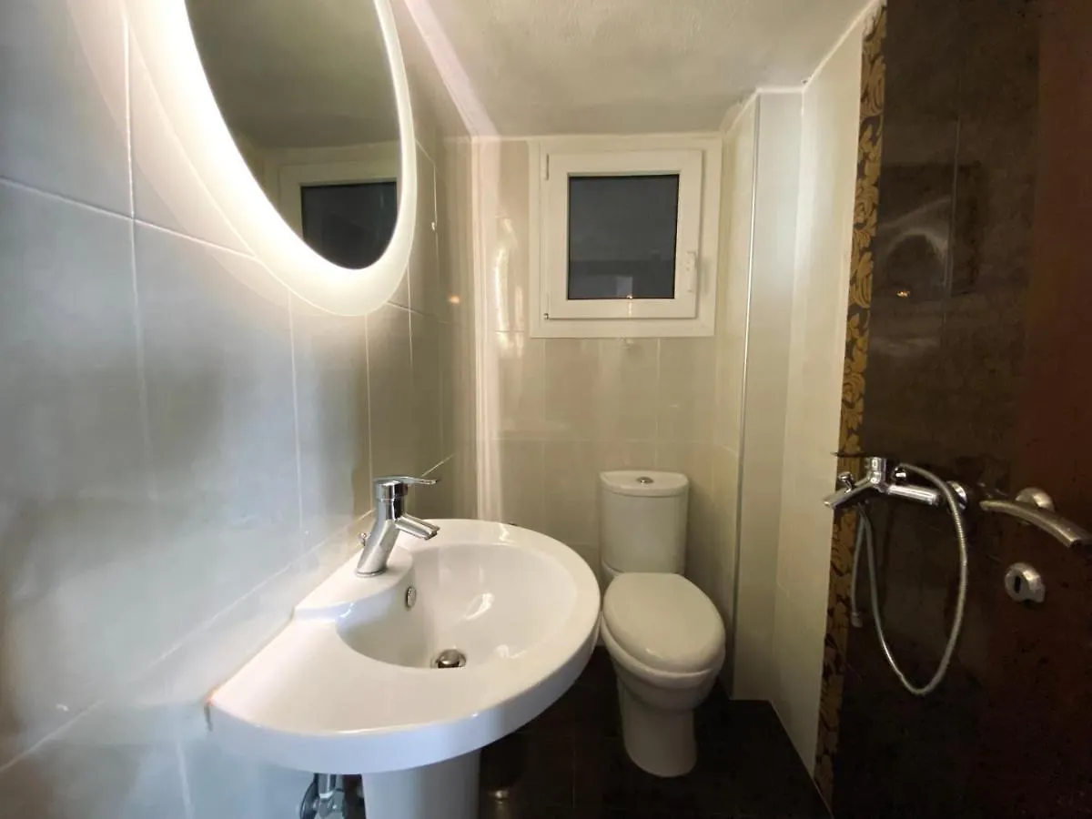 Avia Luxury Apartment With Hydromassage Thessaloniki Greece