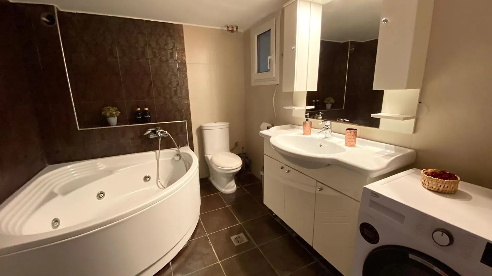 Avia Luxury Apartment With Hydromassage Thessaloniki