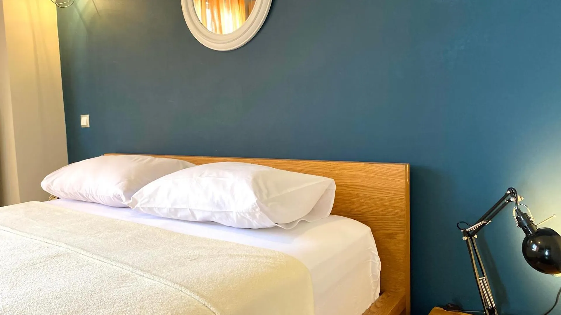 Avia Luxury Apartment With Hydromassage Thessaloniki Greece